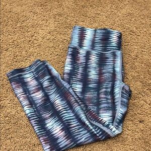 Tie dye look - athleta chit chat cropped leggings